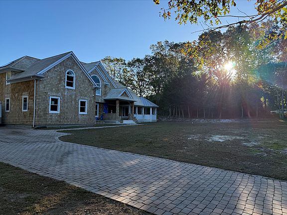 3rd image of 22 Red Creek Cir