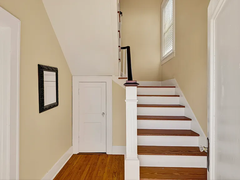 505 E 49th St #B — Photo 4