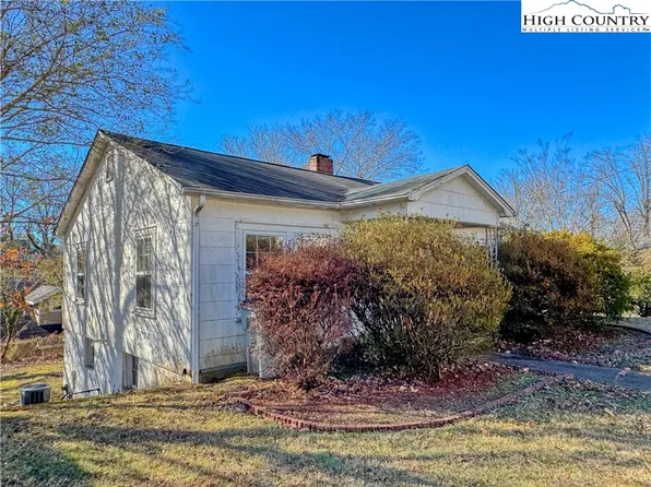 302 Westman Street SW, Lenoir, NC 28645
