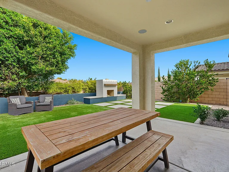 2830 E Pearl St — Photo 38