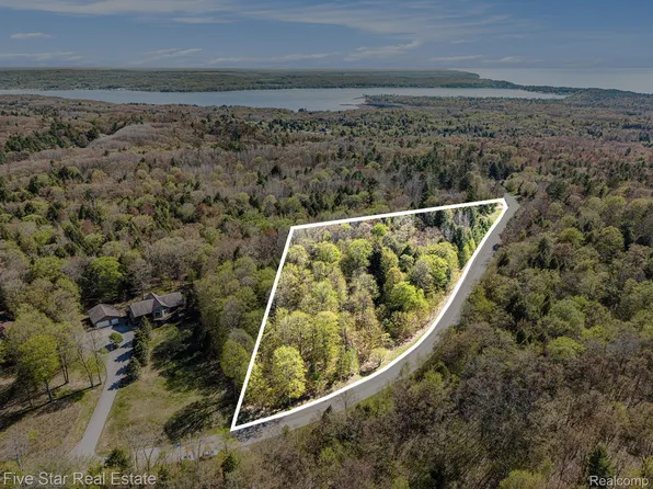 0 Smith Rd, Onekama, MI 49675