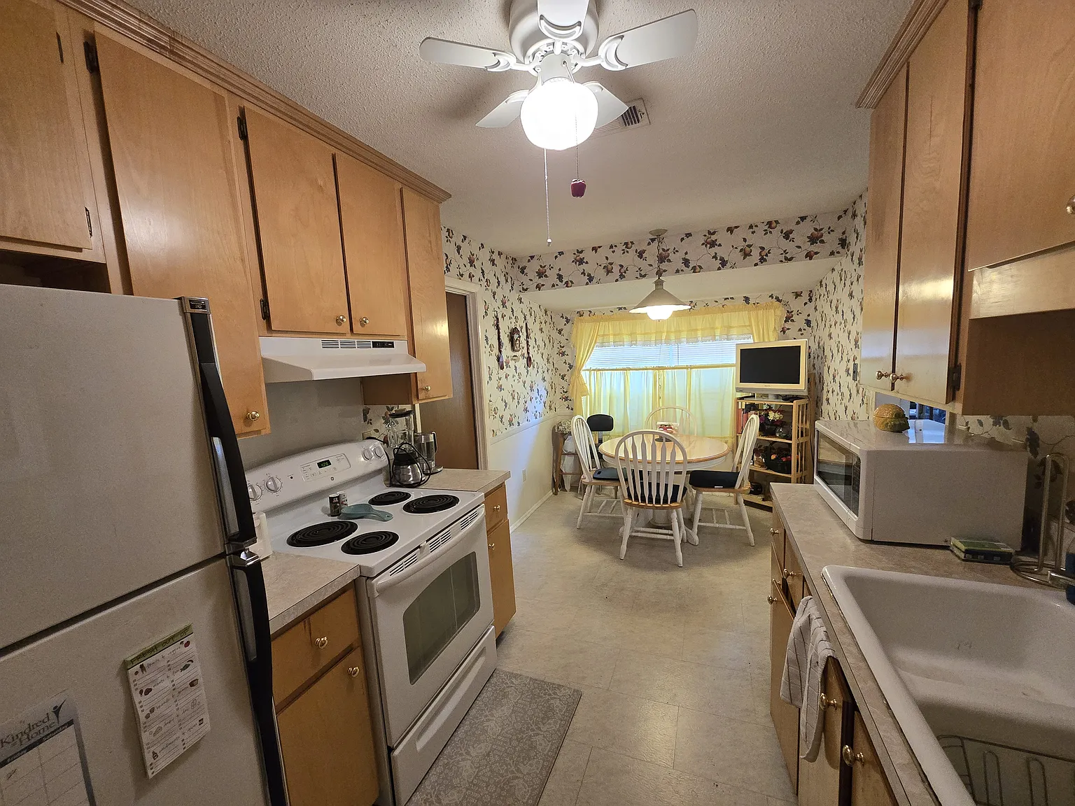 3 bed, 1735 sqft, $2,180 — Photo 3