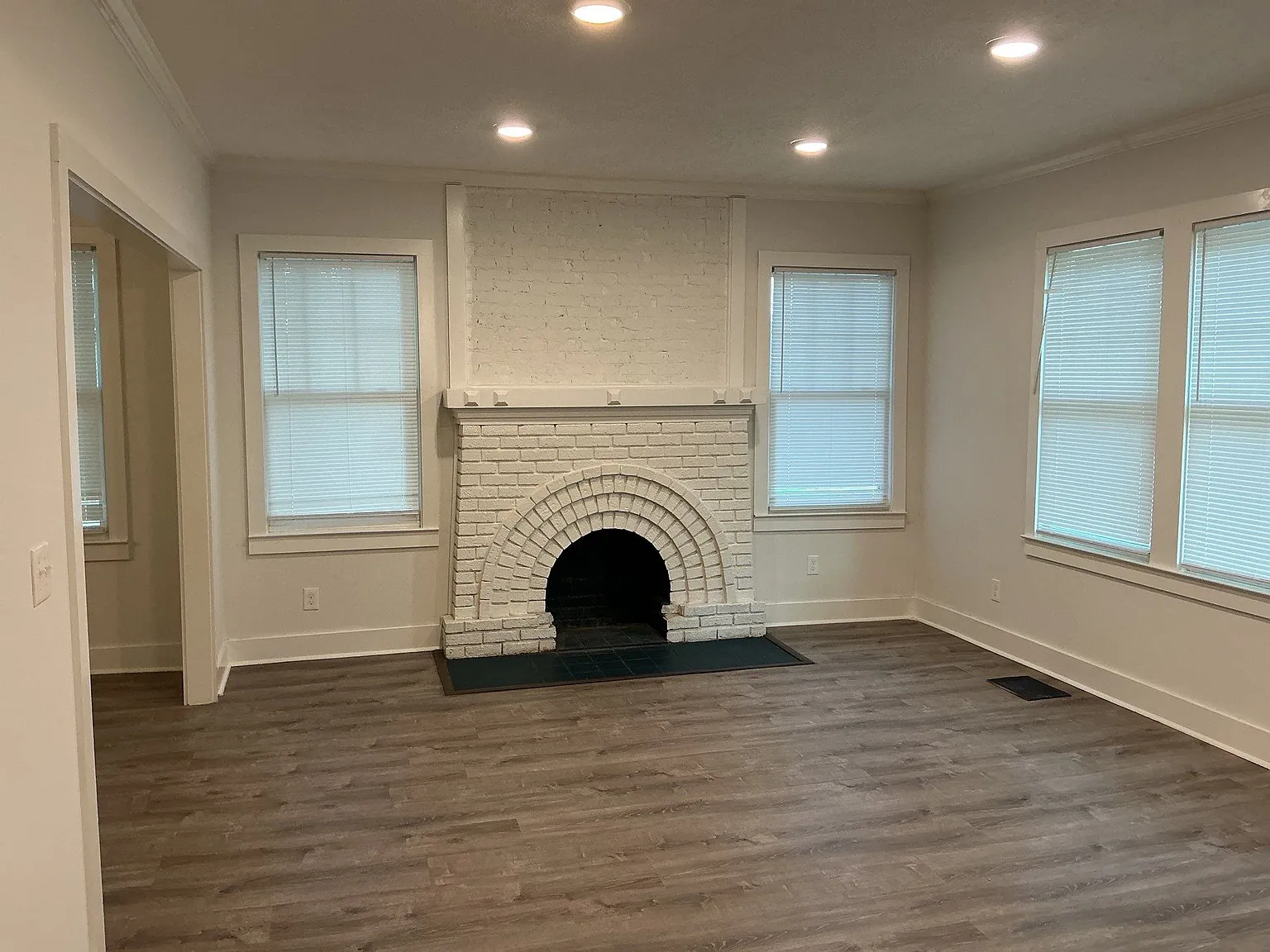 4 bed, 2105 sqft, $2,250 — Photo 4
