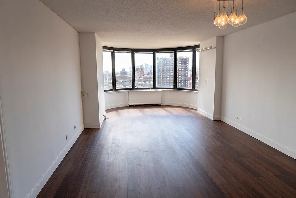 415 E 37th St #30C