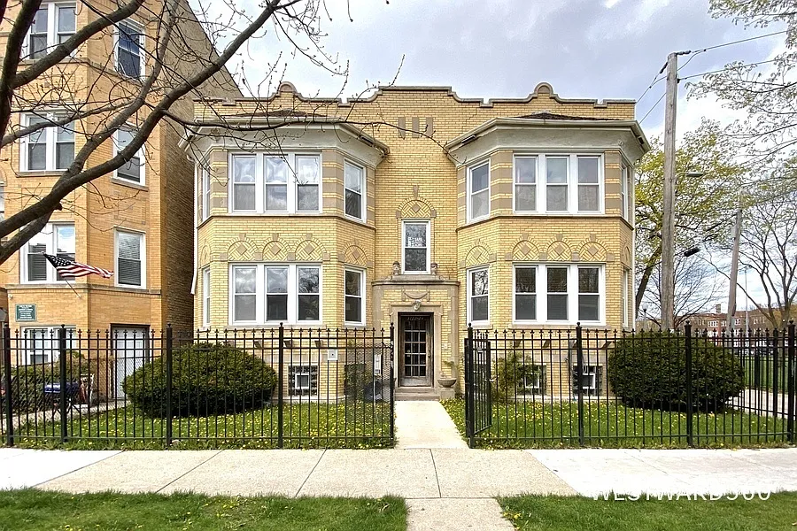 3722 W Wilson Ave #2E