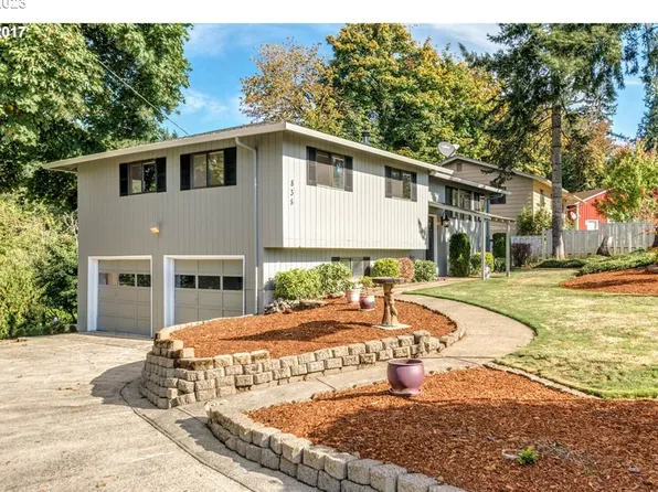 835 E 4th St, La Center, WA 98629
