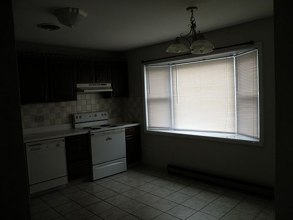 2nd image of 14874 Robinhood Cir