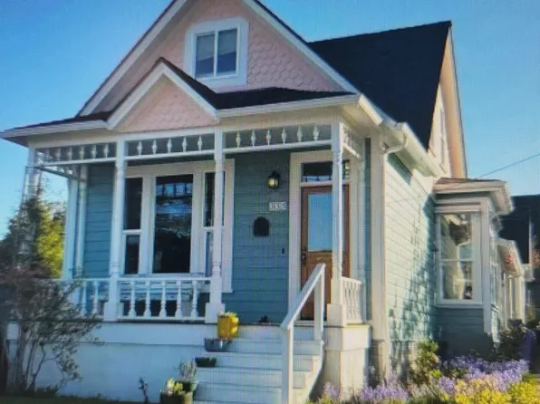 335 Columbia Street, Cathlamet, WA 98612