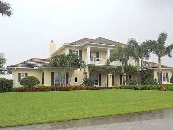129 Queen Isabella Ct, Fort Pierce, FL 34949