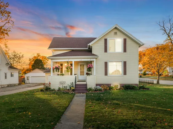 237 N Wilson Ave, Jefferson, WI 53549