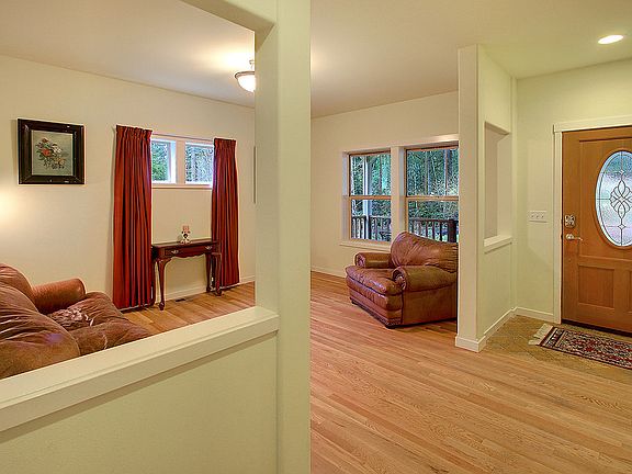 4th image of 7969 NE Walden Ln