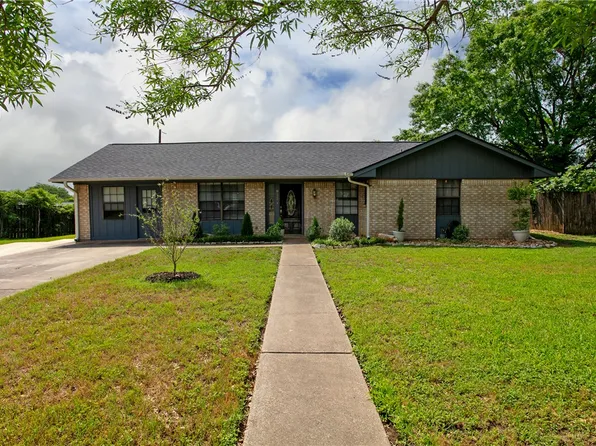 915 Pine Dr, Caldwell, TX 77836