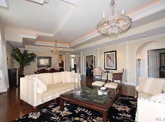 4th image of 302 Madeira Blvd