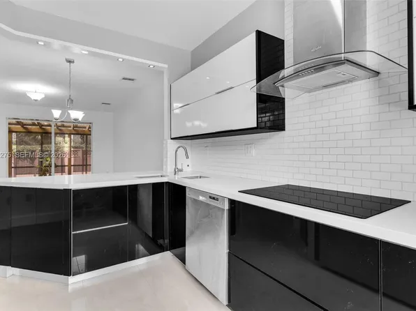 30 SE 6th Rd, Homestead, FL 33030