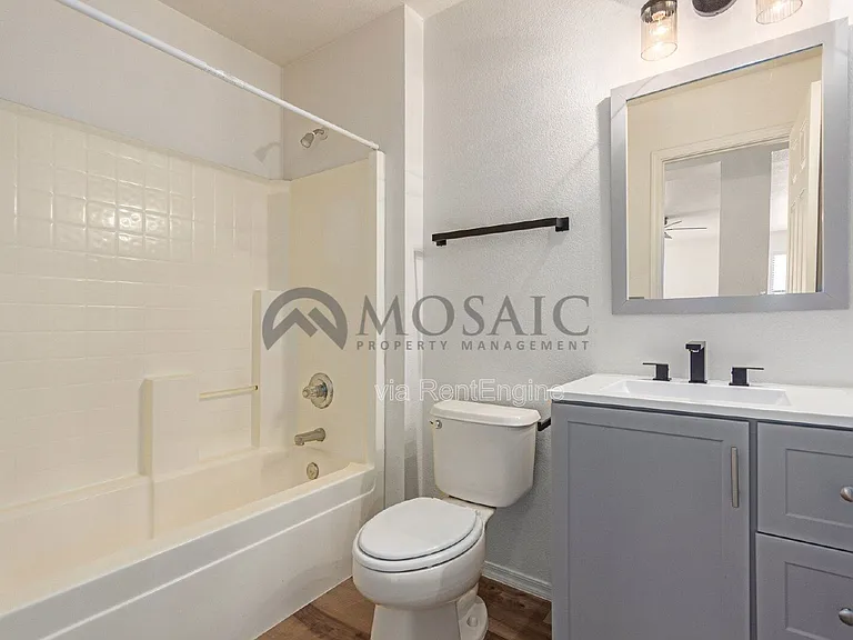 15667 W Port Au Prince Ln — Photo 22