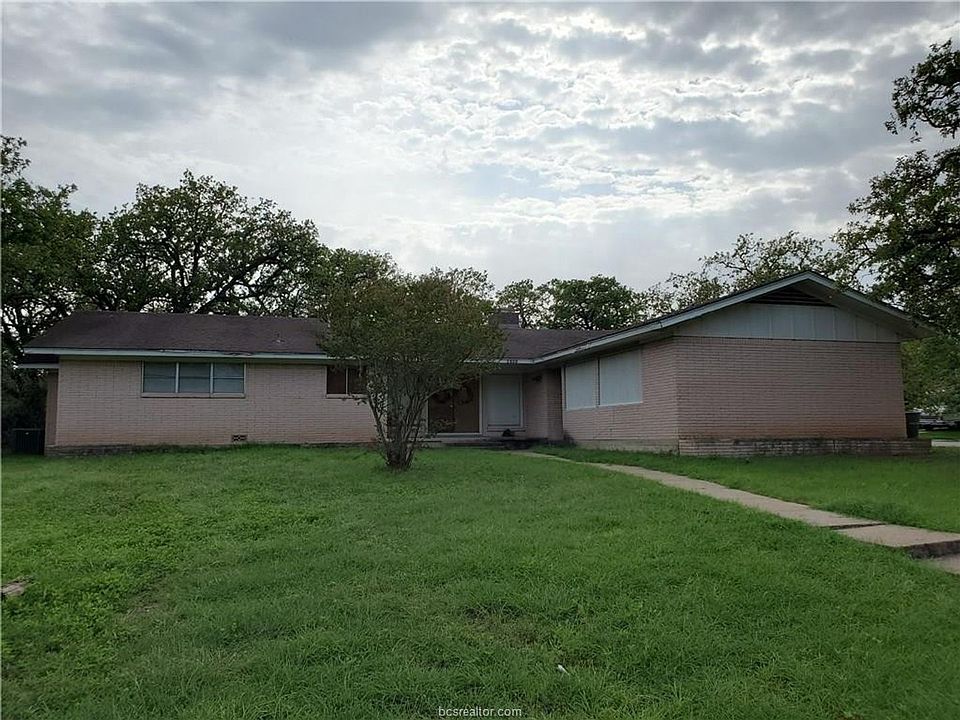 1st image of 2600 Wayside Dr