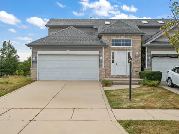 11238 Pike Pl, Winfield, IN 46307