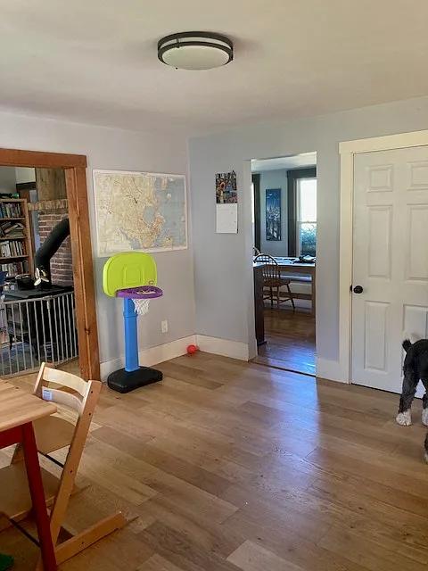 3 bed, 1.5 bath, 1800 sqft, $2,100 — Photo 4