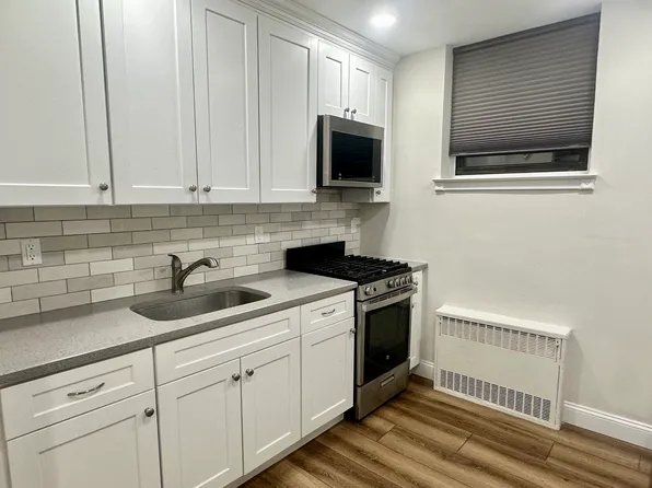 319 Main St APT B, Roslyn, NY 11576