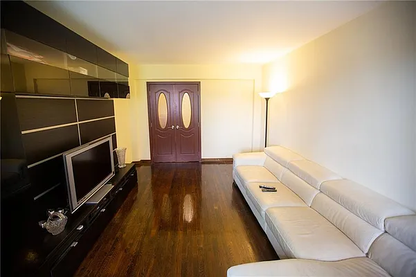 Sold by Remax Edge | media 19