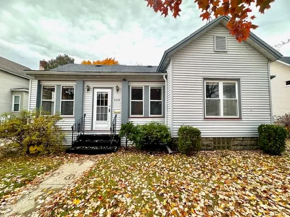 1418 Sherman St, Marinette, WI 54143
