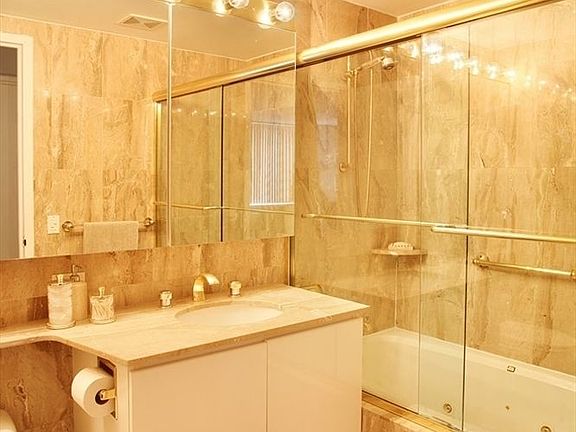 5th image of 422 E 72nd St APT 19B