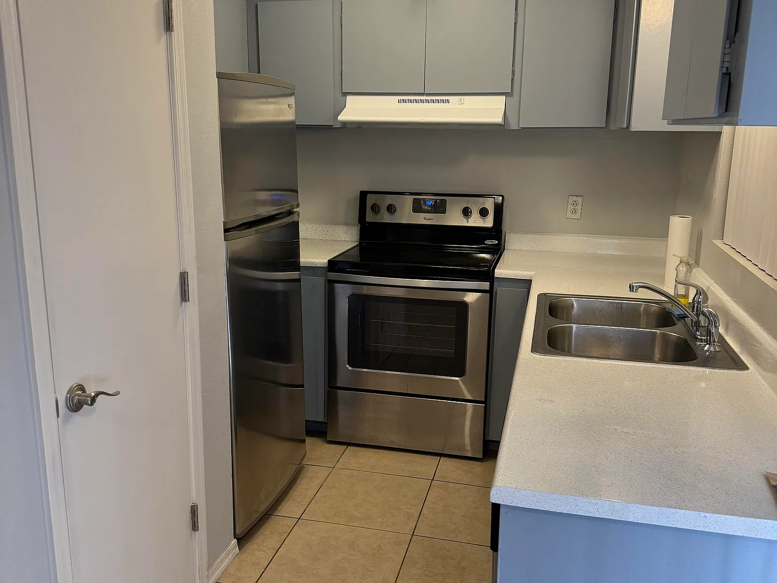 2 bed, 1.5 bath, 1108 sqft, $1,100 — Photo 2