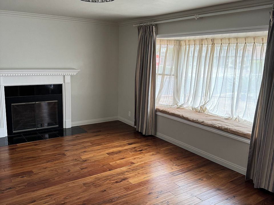 2nd image of 17002 Ridge Park Dr