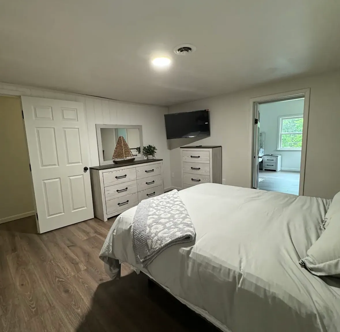 129 W Shore Rd — Photo 4
