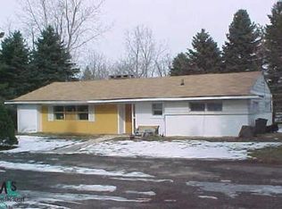 30317 E Glenmuer St, Farmington, MI 48334