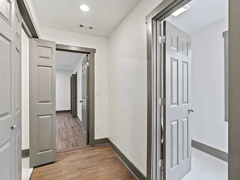 2713 Vance Ave — Photo 8