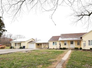 905 W Blair St, Salem, IL 62881