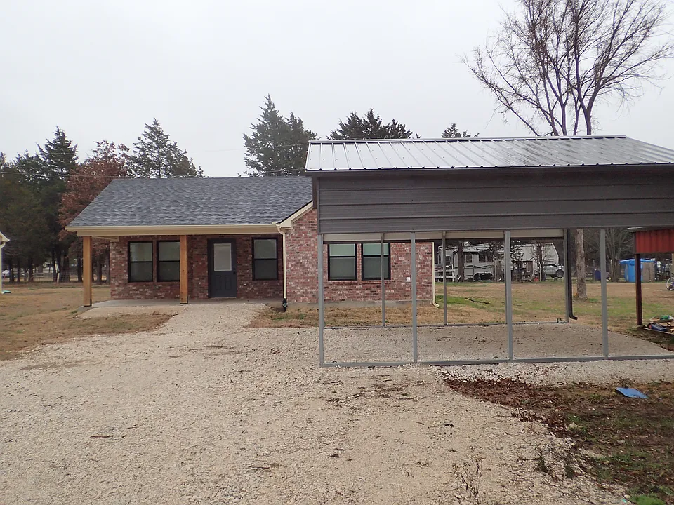 4392 Old Sadler Rd