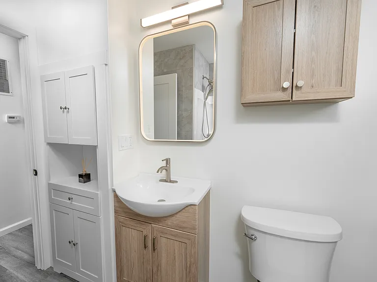 966 E Barrett Ave — Photo 9