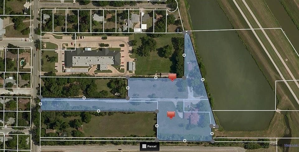 1st image of 321 Burton Hill Rd