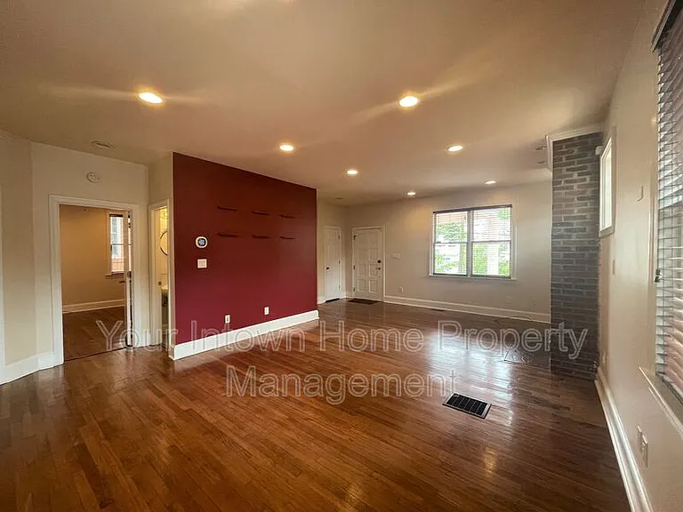 639 Somerset Ter NE — Photo 6