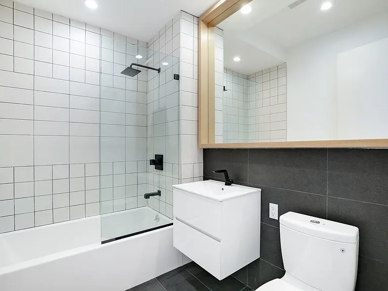 215 Freeman St #4B — Photo 10