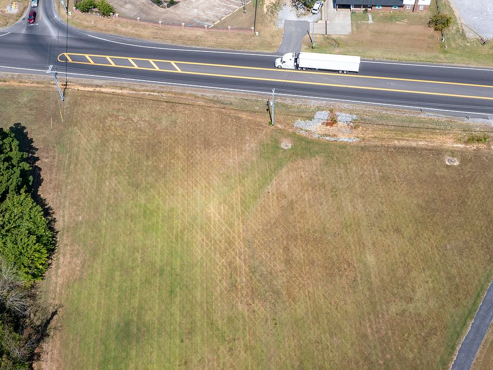 2nd image of 1005 State Route 121 N