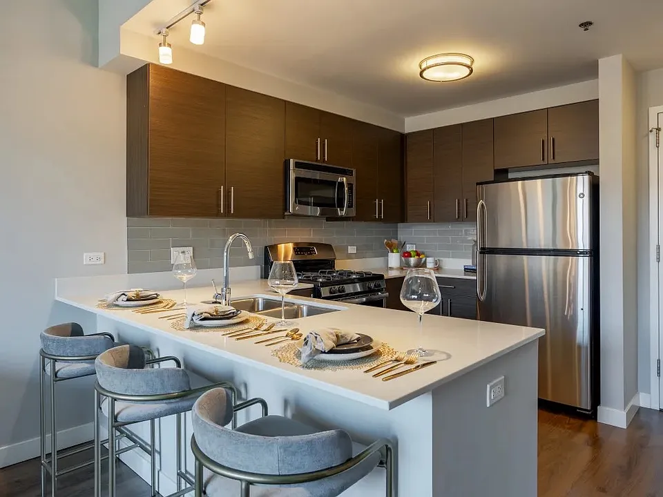 1215 W Madison St #310