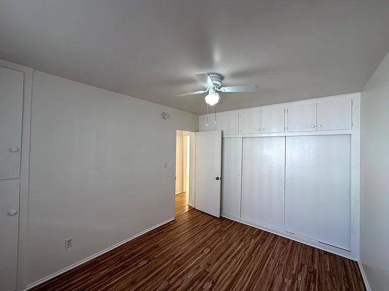 5748 Hazeltine Ave. — Photo 17
