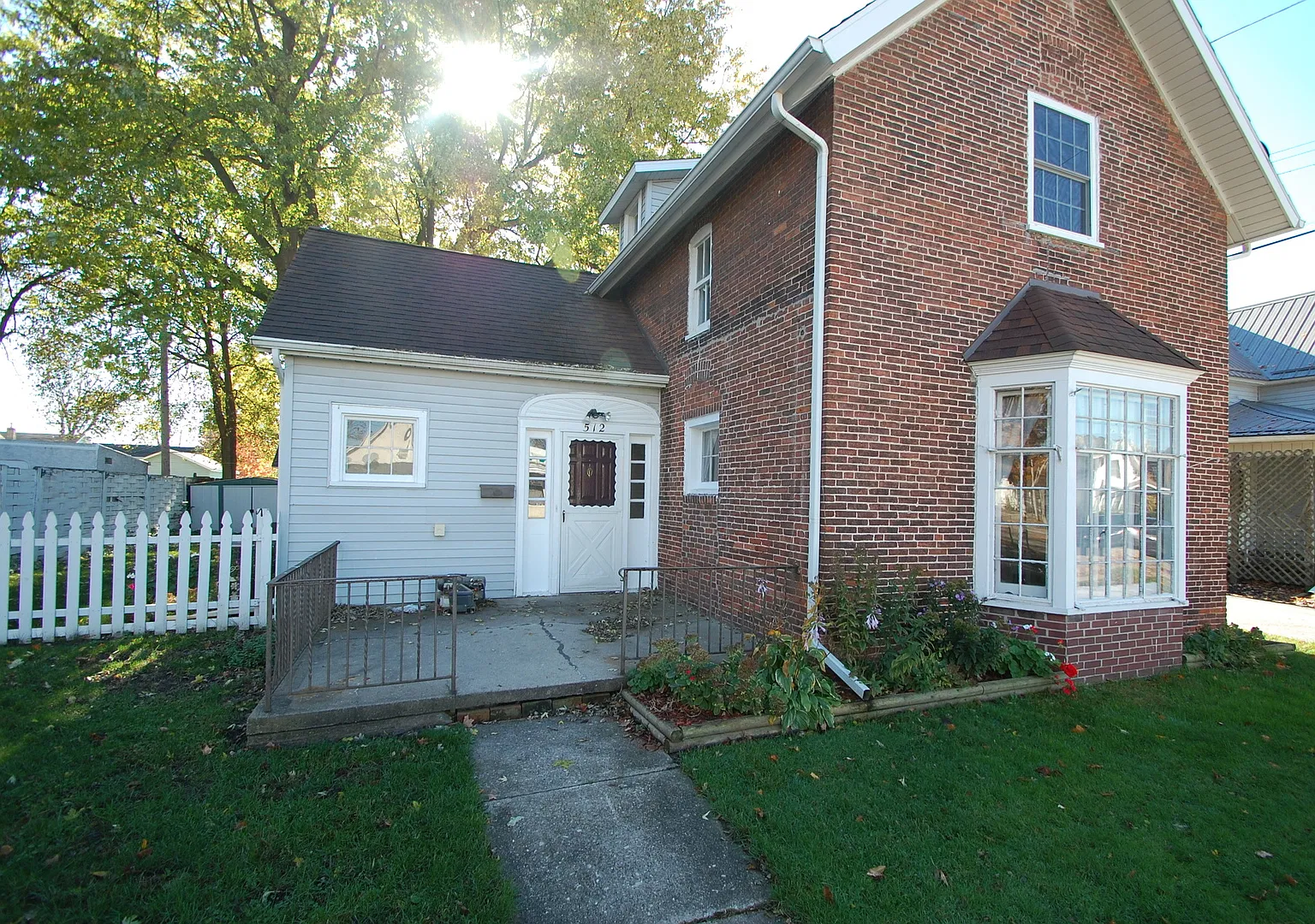 Nice 3 Bedroom 2 Bathroom Single Family Home Near Downtown Goshen — Photo 2