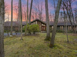 10823 Oaktree Rd, Fort Wayne, IN 46845