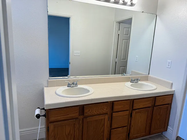 2222 W Vine Ave — Photo 19