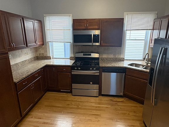 3rd image of 1727 N Fairfield Ave #1