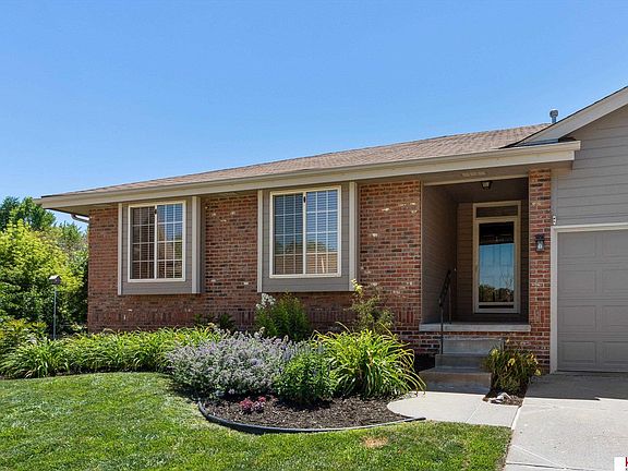 3rd image of 16305 Olive Cir