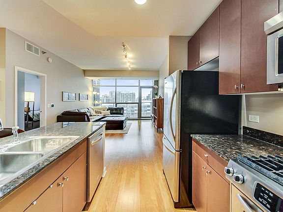 4th image of 303 W Ohio St #1608