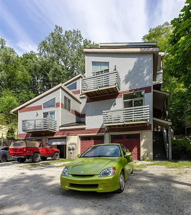 1556A Jones Dr #4