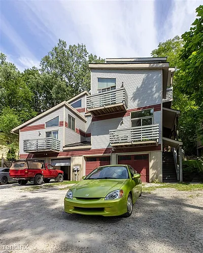 1556A Jones Dr Photo 1