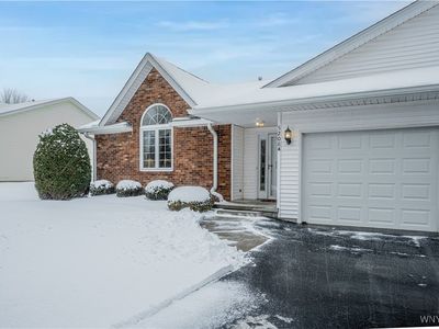 5208 Magnolia Dr #A, Lockport, NY, 14094