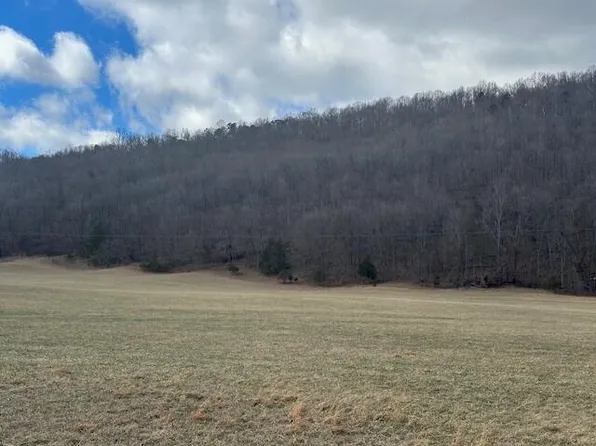 37 Johns Creek Rd, New Castle, VA 24127